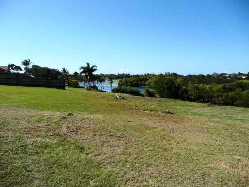 107 Fairway Drive, Bargara QLD 4670