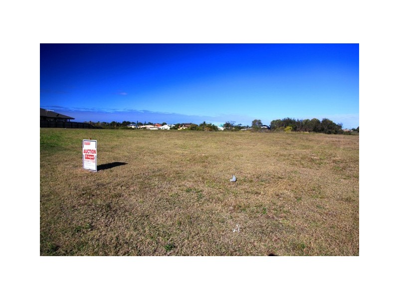 105 Fairway Drive, Bargara QLD 4670