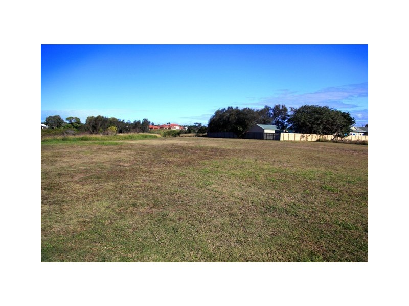 105 Fairway Drive, Bargara QLD 4670