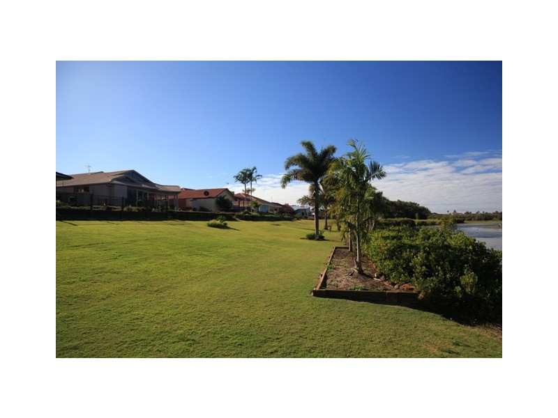 105 Fairway Drive, Bargara QLD 4670