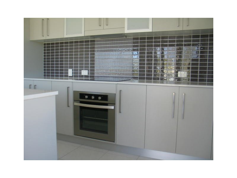 3, 6 McDougall Street, Bargara QLD 4670