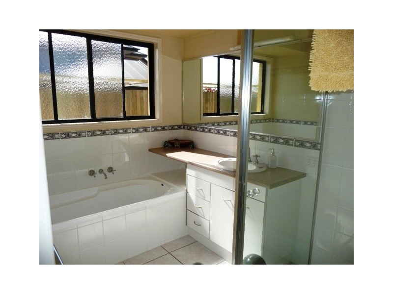 13 Belmonte Drive, Coral Cove QLD 4670