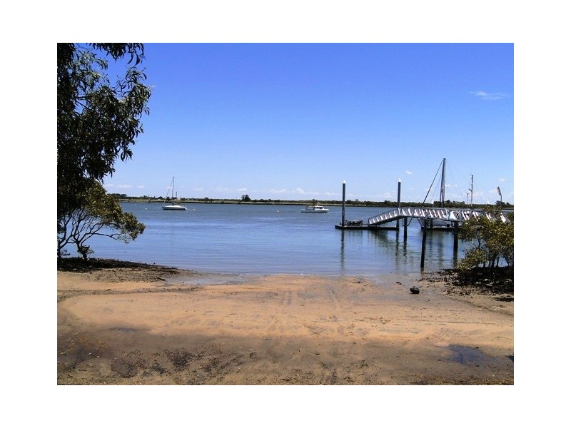 43 Powers Street, Burnett Heads QLD 4670