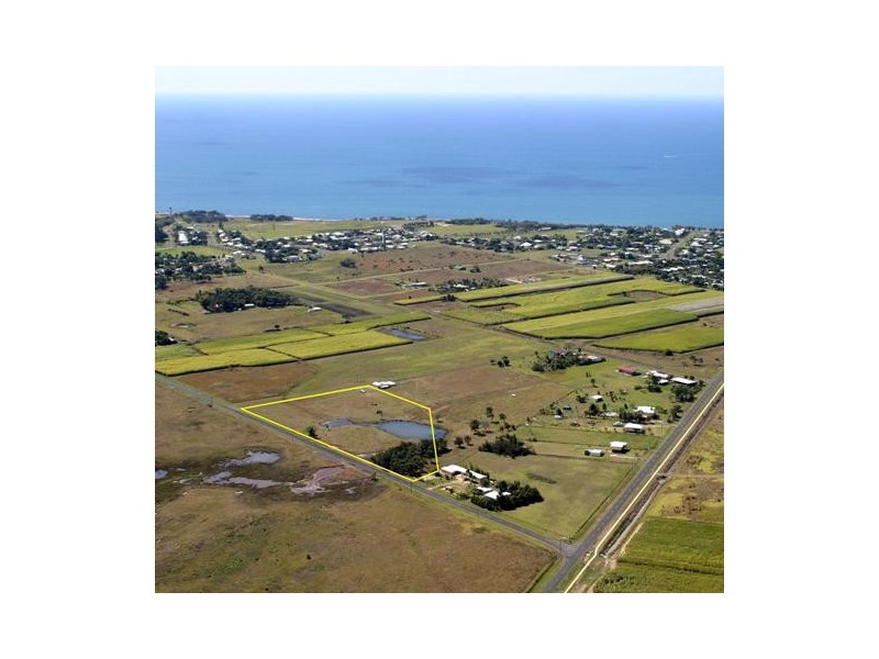 44 Hermans Road, Burnett Heads QLD 4670