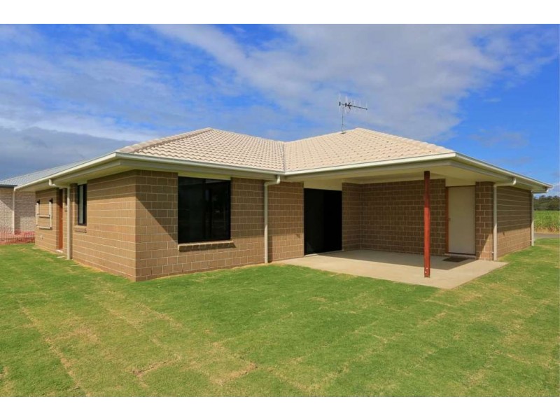 2 Sandstone Street, Burnett Heads QLD 4670