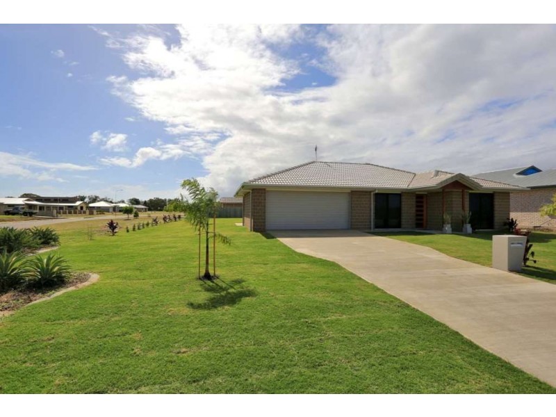 2 Sandstone Street, Burnett Heads QLD 4670