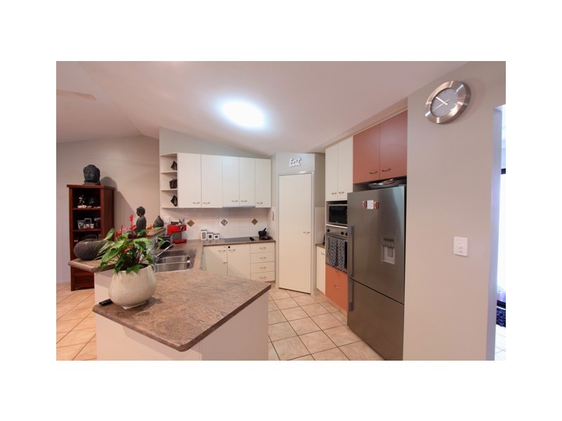 House 18, 5 Robert John Cct, Coral Cove QLD 4670
