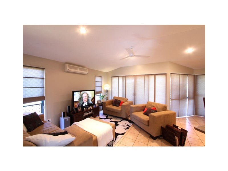 House 18, 5 Robert John Cct, Coral Cove QLD 4670