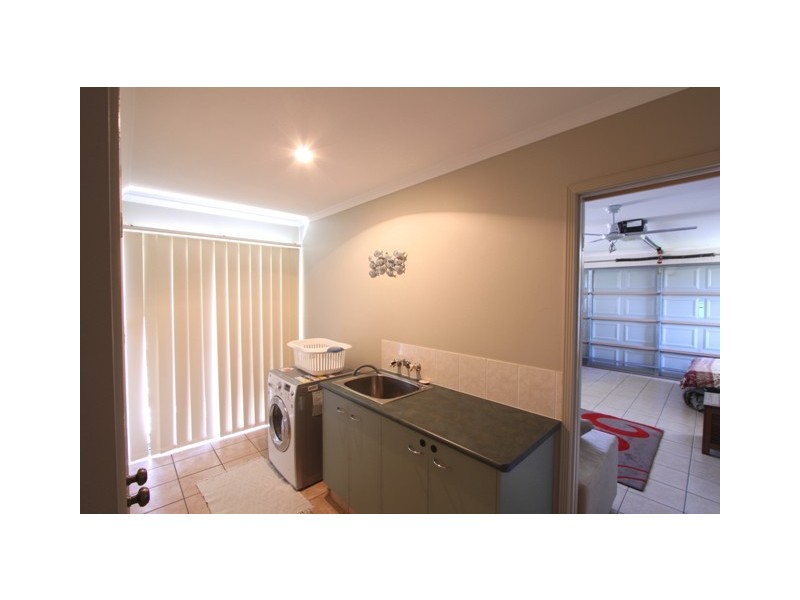 House 18, 5 Robert John Cct, Coral Cove QLD 4670