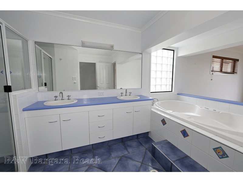 3 Chantelle Circuit, Coral Cove QLD 4670