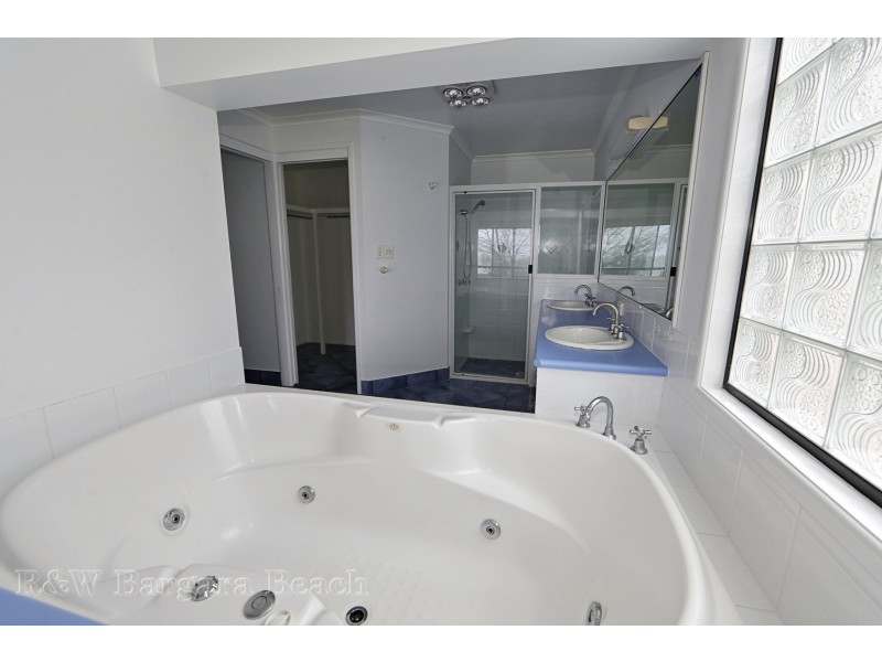 3 Chantelle Circuit, Coral Cove QLD 4670