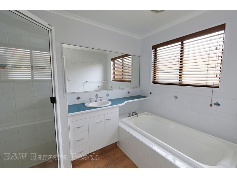 3 Chantelle Circuit, Coral Cove QLD 4670