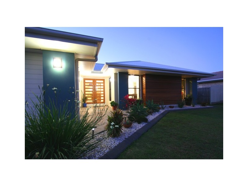 211 Barolin Esplande, Coral Cove QLD 4670