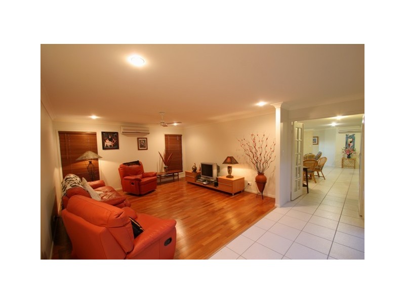 211 Barolin Esplande, Coral Cove QLD 4670