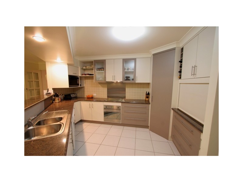 211 Barolin Esplande, Coral Cove QLD 4670