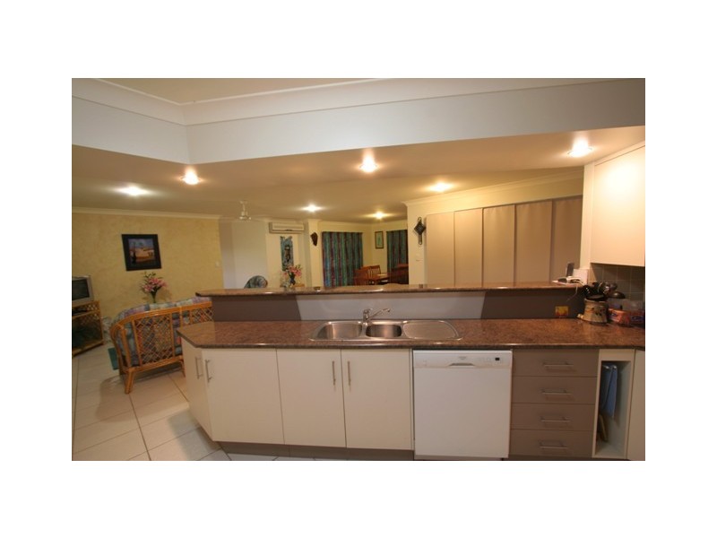 211 Barolin Esplande, Coral Cove QLD 4670