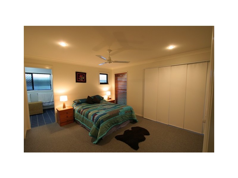 211 Barolin Esplande, Coral Cove QLD 4670