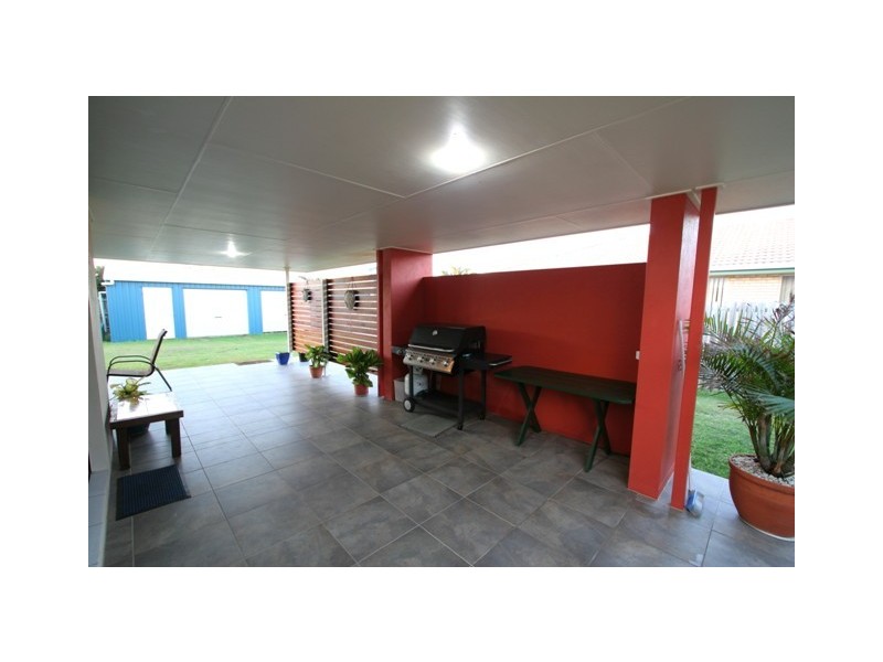 211 Barolin Esplande, Coral Cove QLD 4670