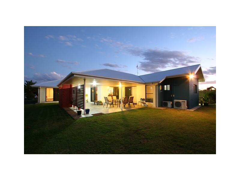 211 Barolin Esplande, Coral Cove QLD 4670