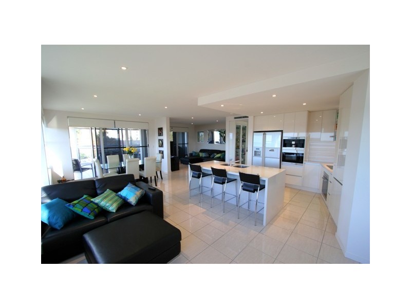Unit 2 The View, 33 Esplanade, Bargara QLD 4670