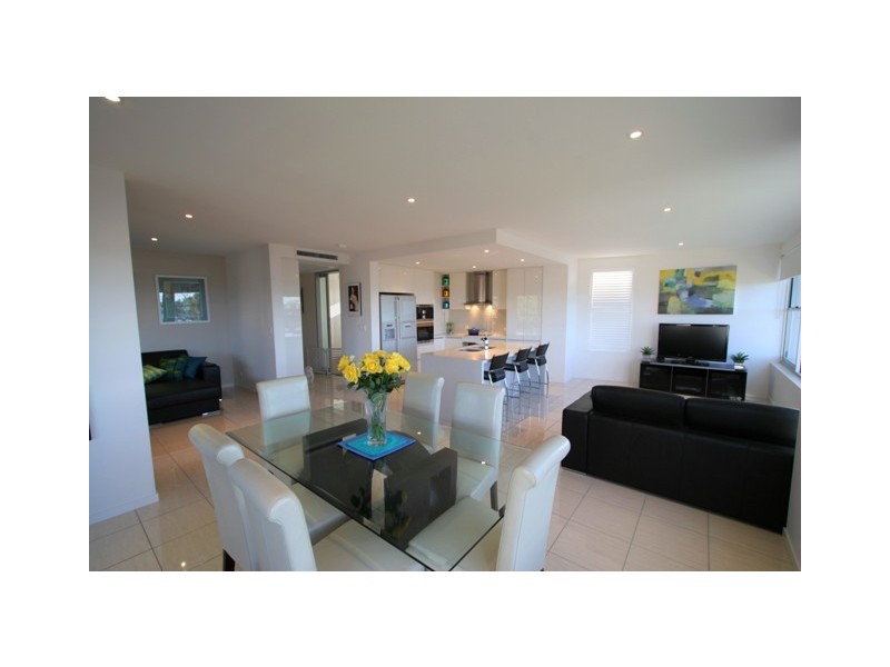 Unit 2 The View, 33 Esplanade, Bargara QLD 4670