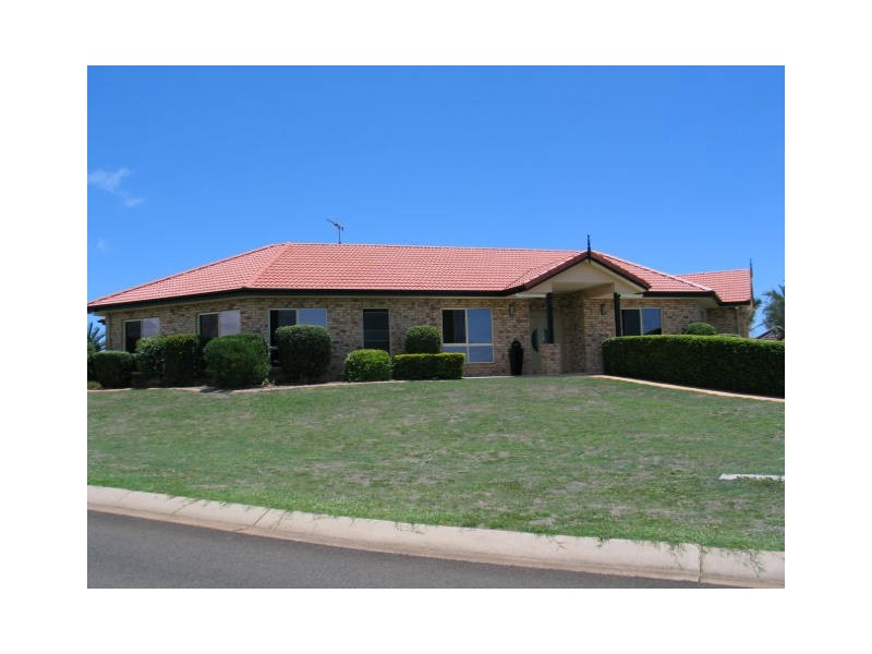 1 Jess Place, Coral Cove QLD 4670