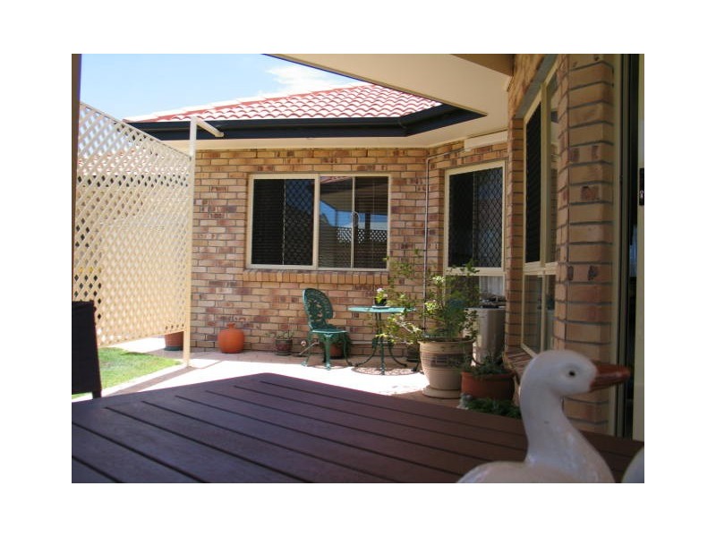 1 Jess Place, Coral Cove QLD 4670