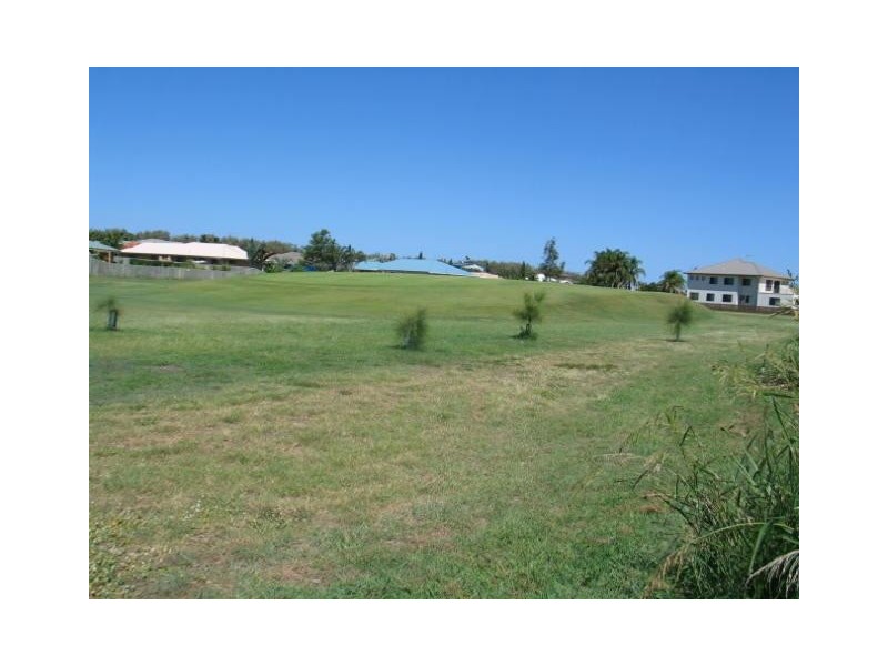 5 McCallum Close, Coral Cove QLD 4670