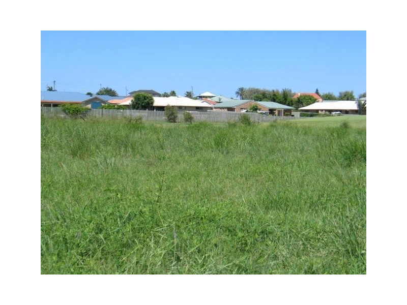 5 McCallum Close, Coral Cove QLD 4670