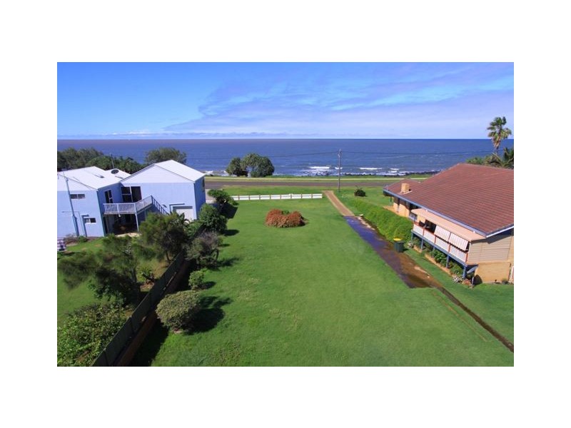89 Sea Esplanade, Burnett Heads QLD 4670