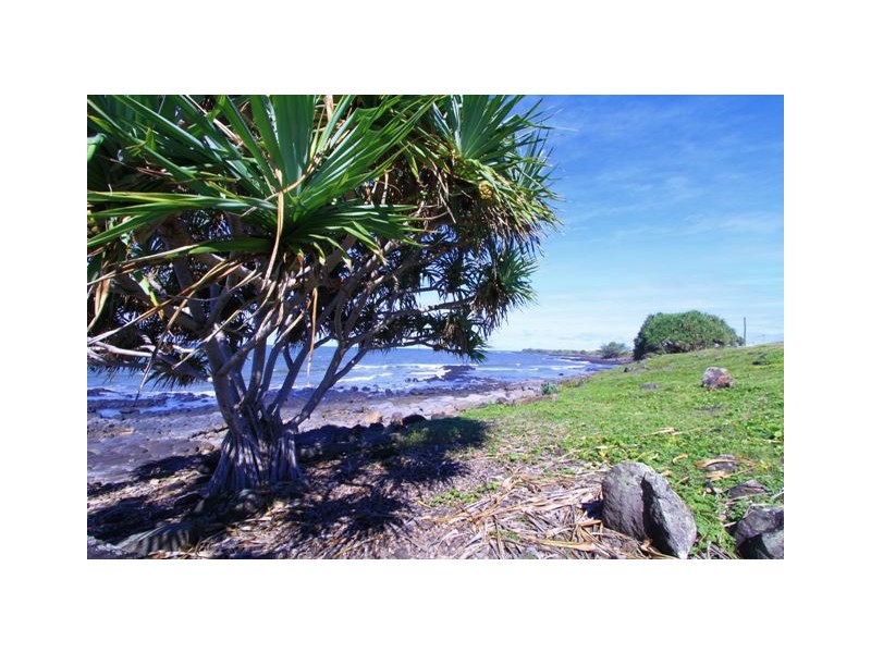 89 Sea Esplanade, Burnett Heads QLD 4670