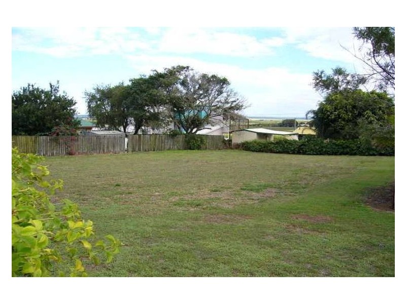 16 Martins Ct, Qunaba QLD 4670