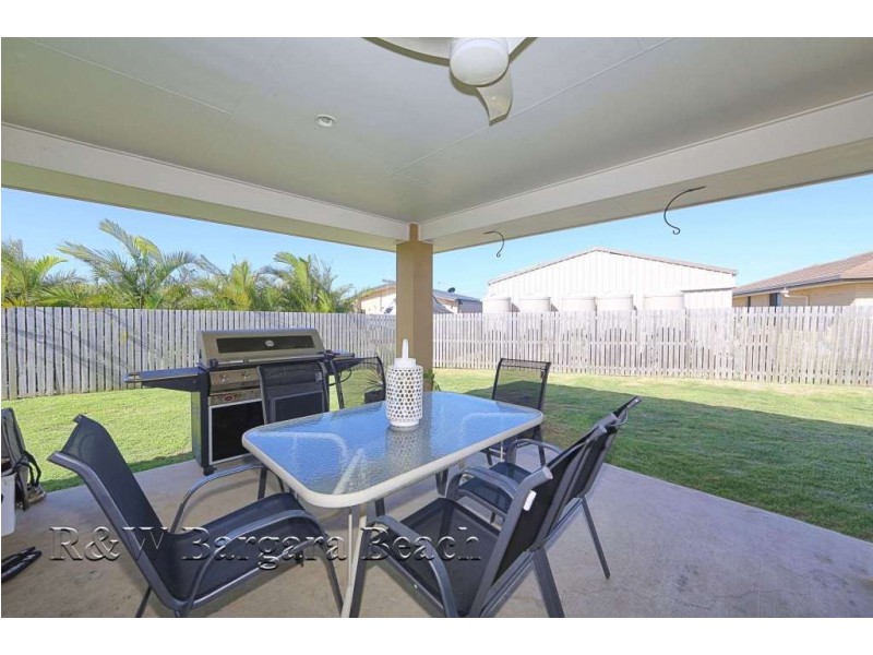 4 Betty Close, Coral Cove QLD 4670