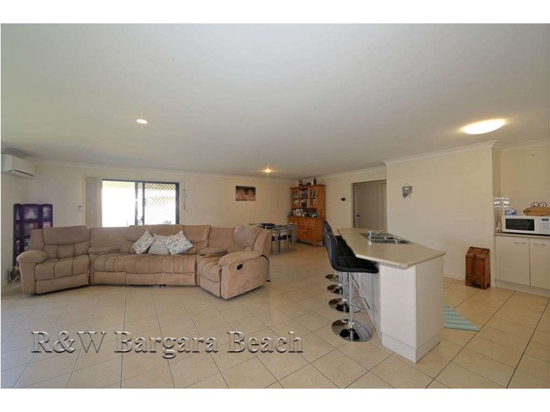 4 Betty Close, Coral Cove QLD 4670