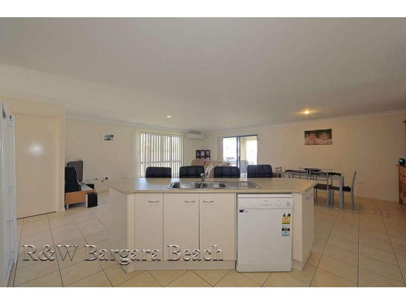 4 Betty Close, Coral Cove QLD 4670