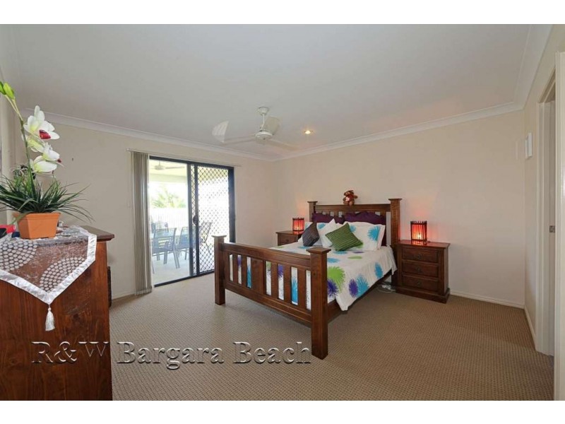 4 Betty Close, Coral Cove QLD 4670