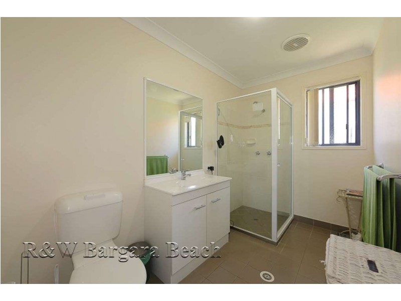 4 Betty Close, Coral Cove QLD 4670