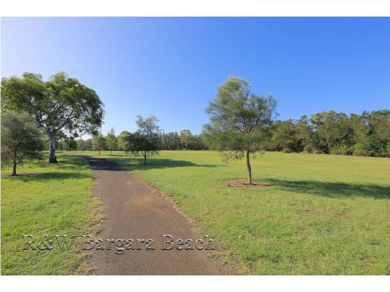 4 Betty Close, Coral Cove QLD 4670