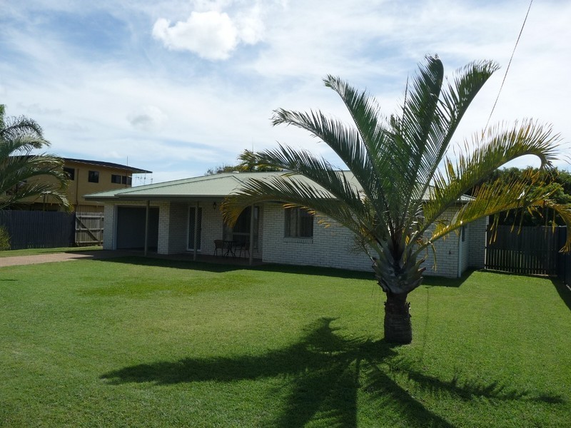 11 Schleger Street, Burnett Heads QLD 4670