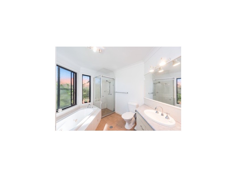 25 Chantelle Circuit, Coral Cove QLD 4670