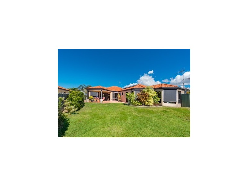 25 Chantelle Circuit, Coral Cove QLD 4670