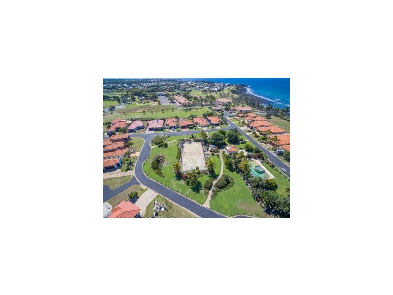 25 Chantelle Circuit, Coral Cove QLD 4670