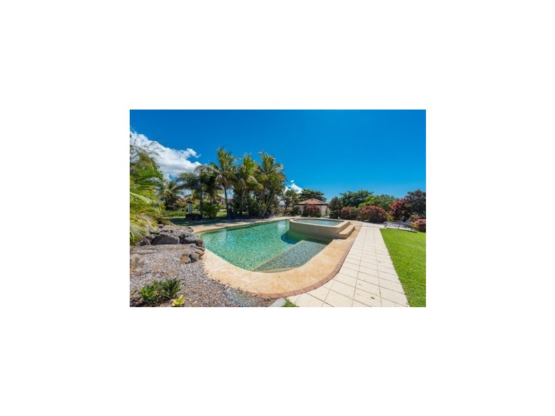 25 Chantelle Circuit, Coral Cove QLD 4670