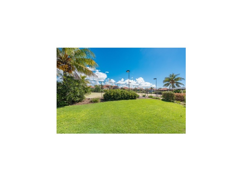 25 Chantelle Circuit, Coral Cove QLD 4670