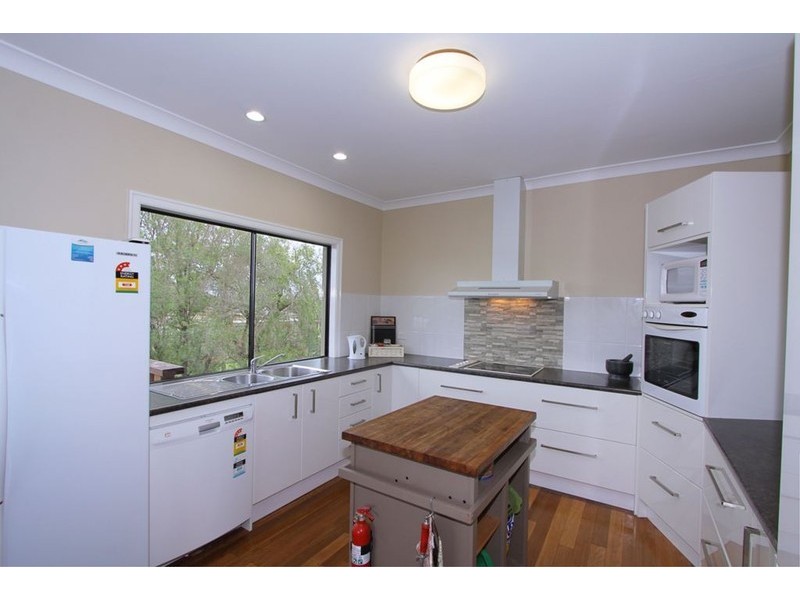 150 Windermere Road, Qunaba QLD 4670