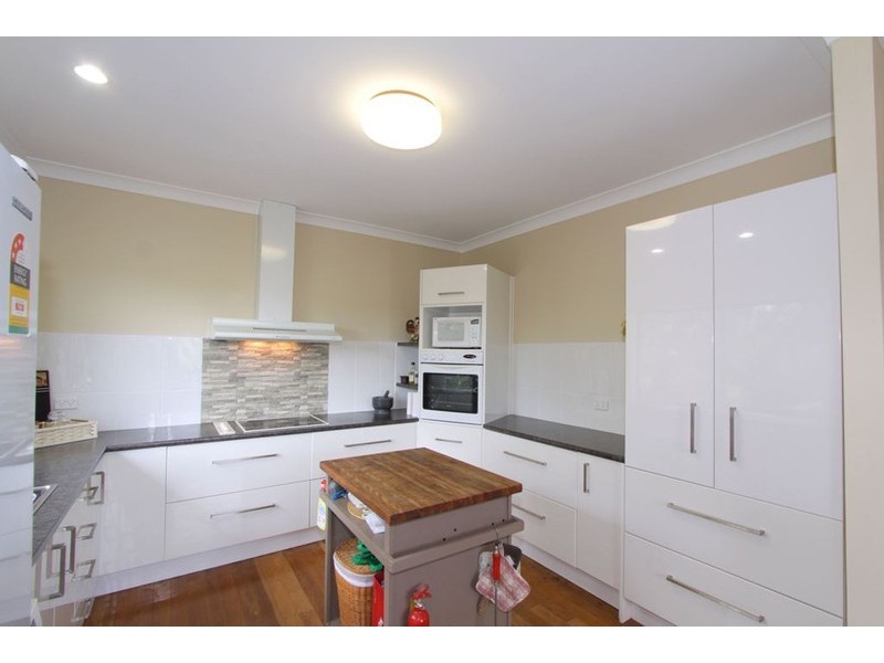 150 Windermere Road, Qunaba QLD 4670