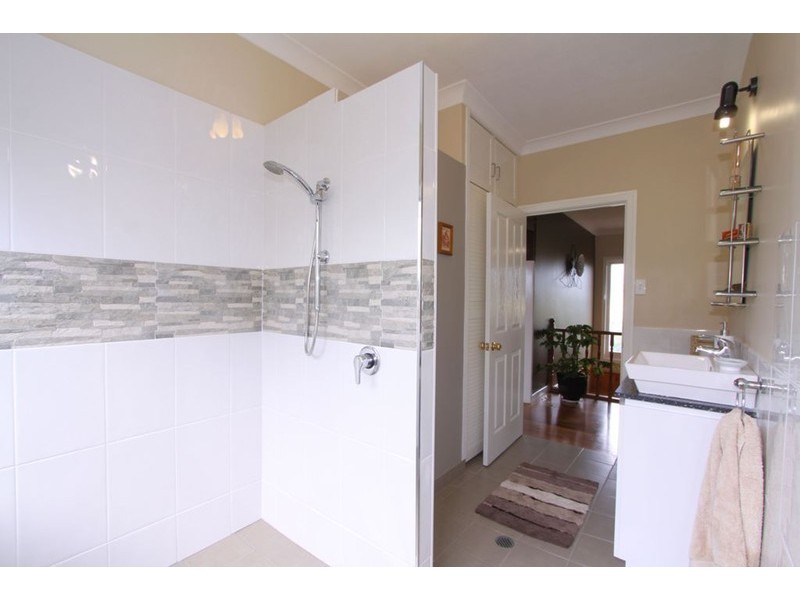 150 Windermere Road, Qunaba QLD 4670