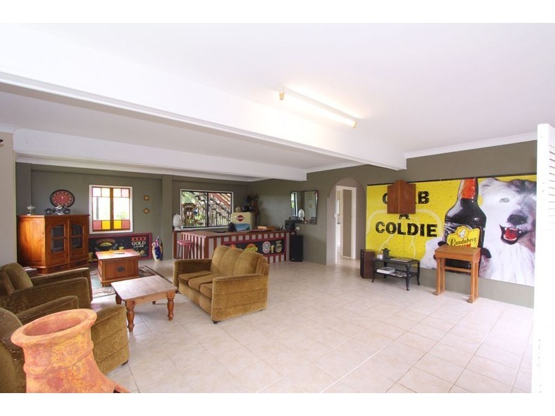 150 Windermere Road, Qunaba QLD 4670