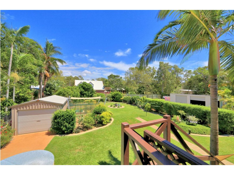 61 McIntosh Avenue, Elliott Heads QLD 4670