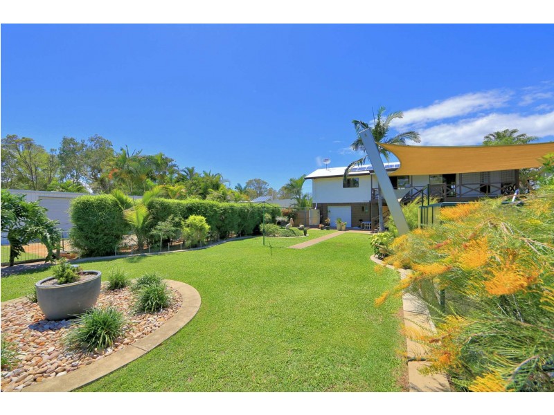 61 McIntosh Avenue, Elliott Heads QLD 4670